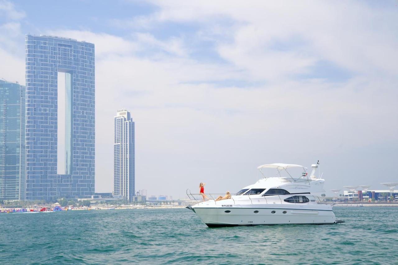 Kings And Queens Luxury Yachts Botel