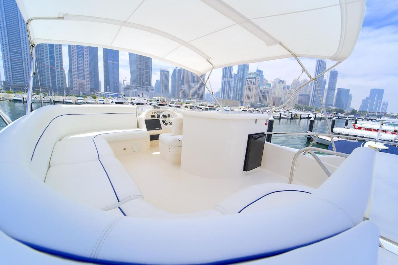 Kings And Queens Luxury Yachts Botel Dubai